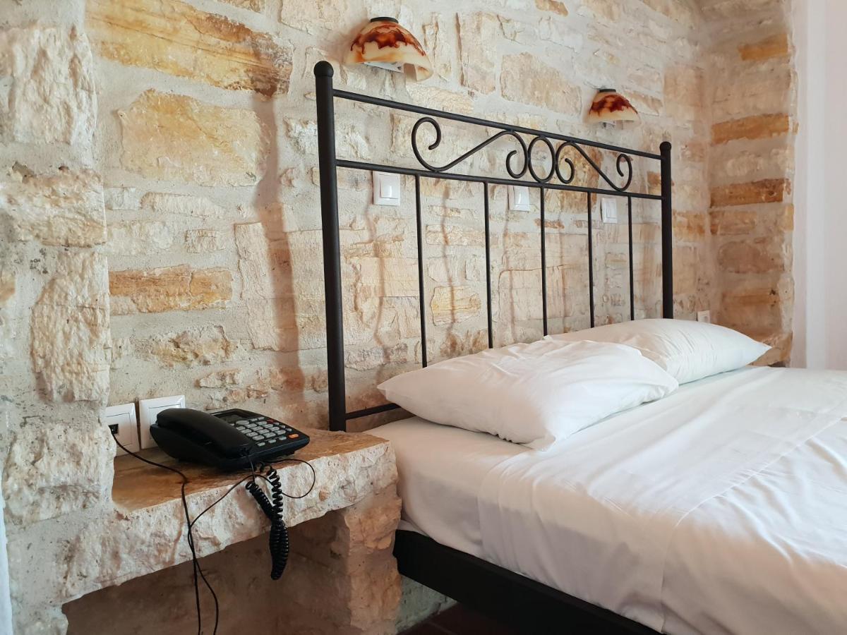 Captain'S Rocks Hotel 흐리시 악티 외부 사진